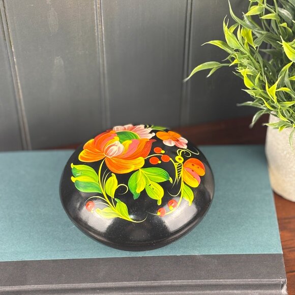 Vintage Khokhloma Trinket Box Hand Painted Folk Art Floral Wood Jewelry Box - Picture 3 of 10